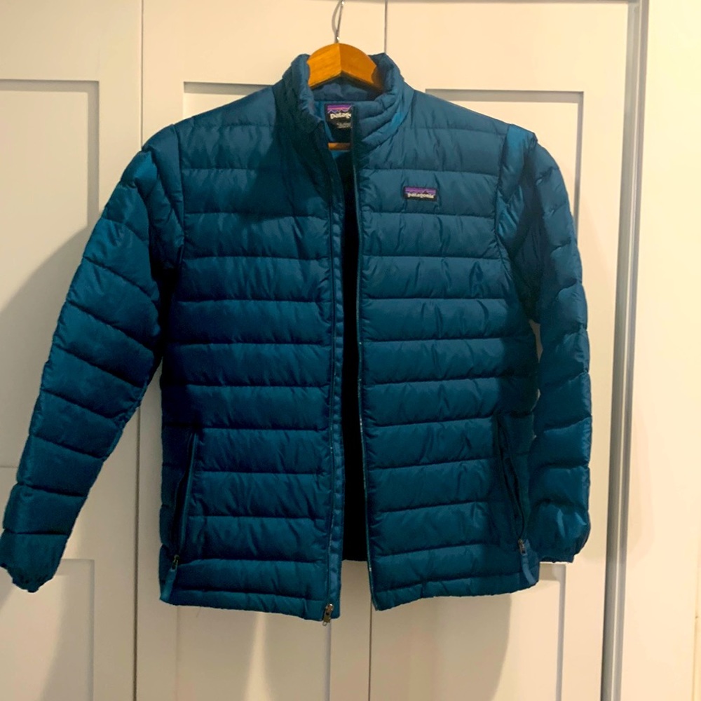 Patagonia kids large lightweight puffer jacket.